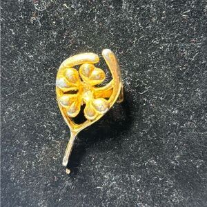 Vintage Goldtone Wishbone Brooch Excellent Preloved Condition